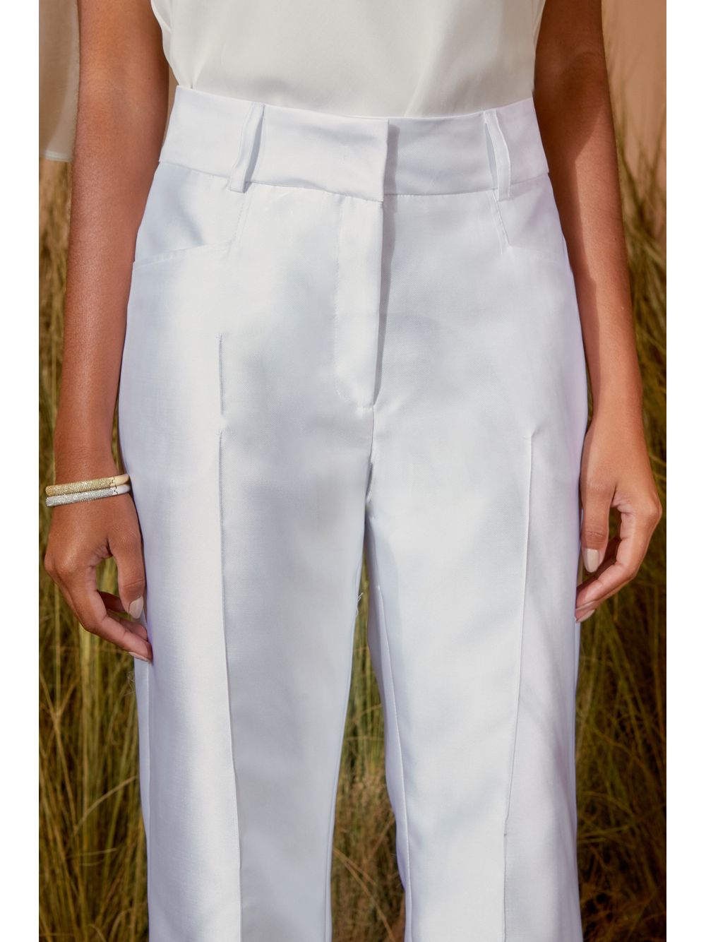 Agilità — CALÇA NERVURA BOLSO GEOMÉTRICO