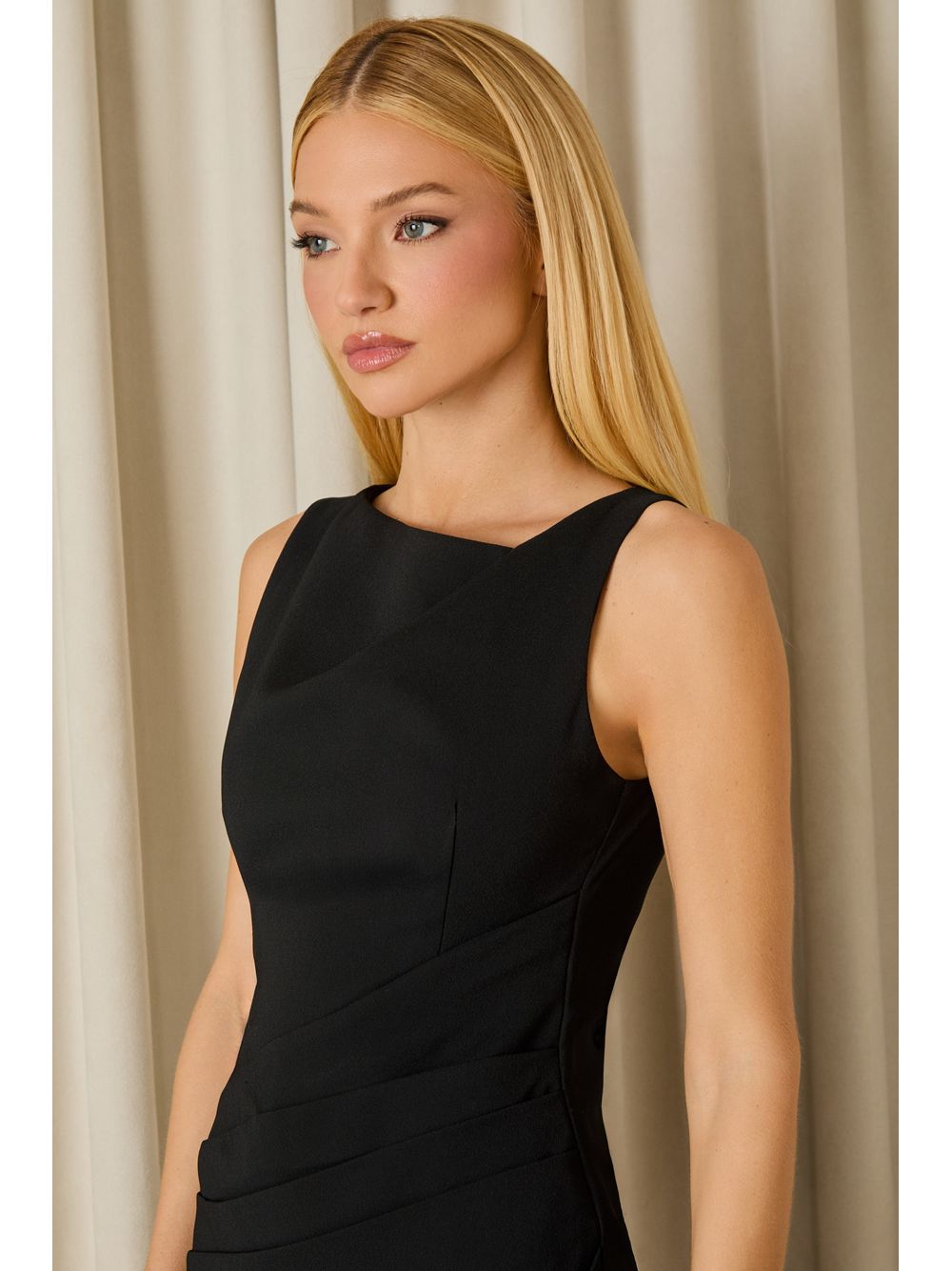 Agilità — VESTIDO CURTO THÁSSIA PREGAS