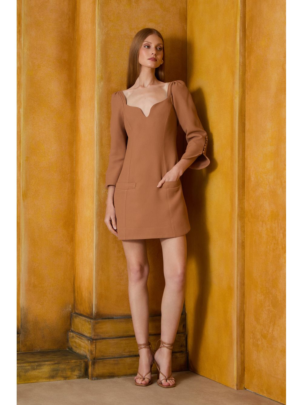 Agilità — VESTIDO CURTO DECOTE PRINCESA