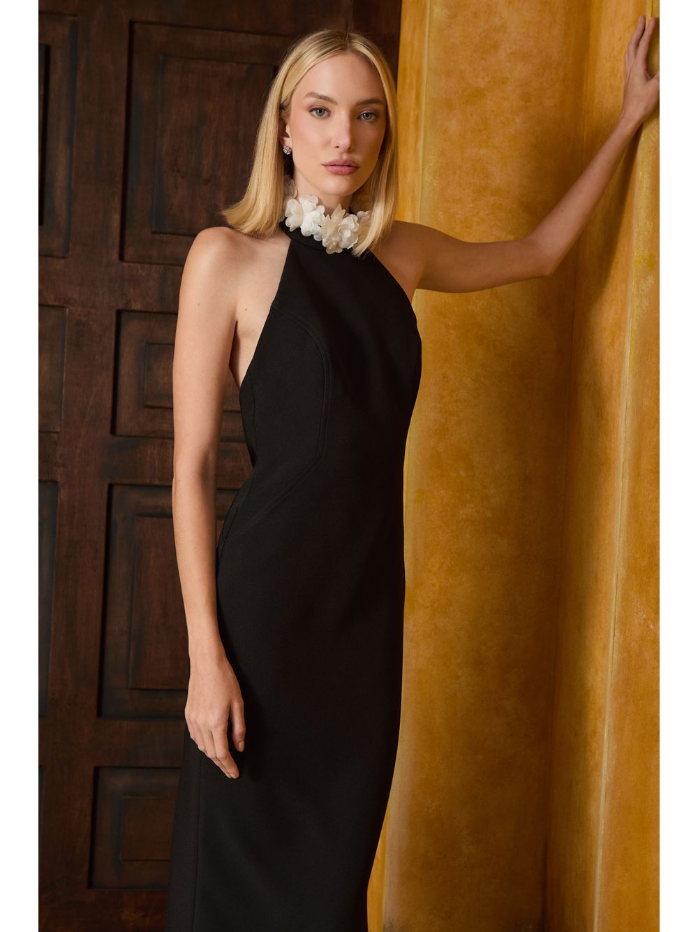 Agilità — VESTIDO MIDI DETALHE FLORES GOLA