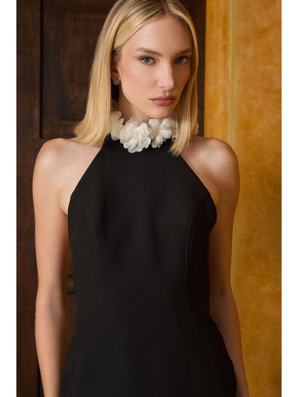 Agilità — VESTIDO MIDI DETALHE FLORES GOLA