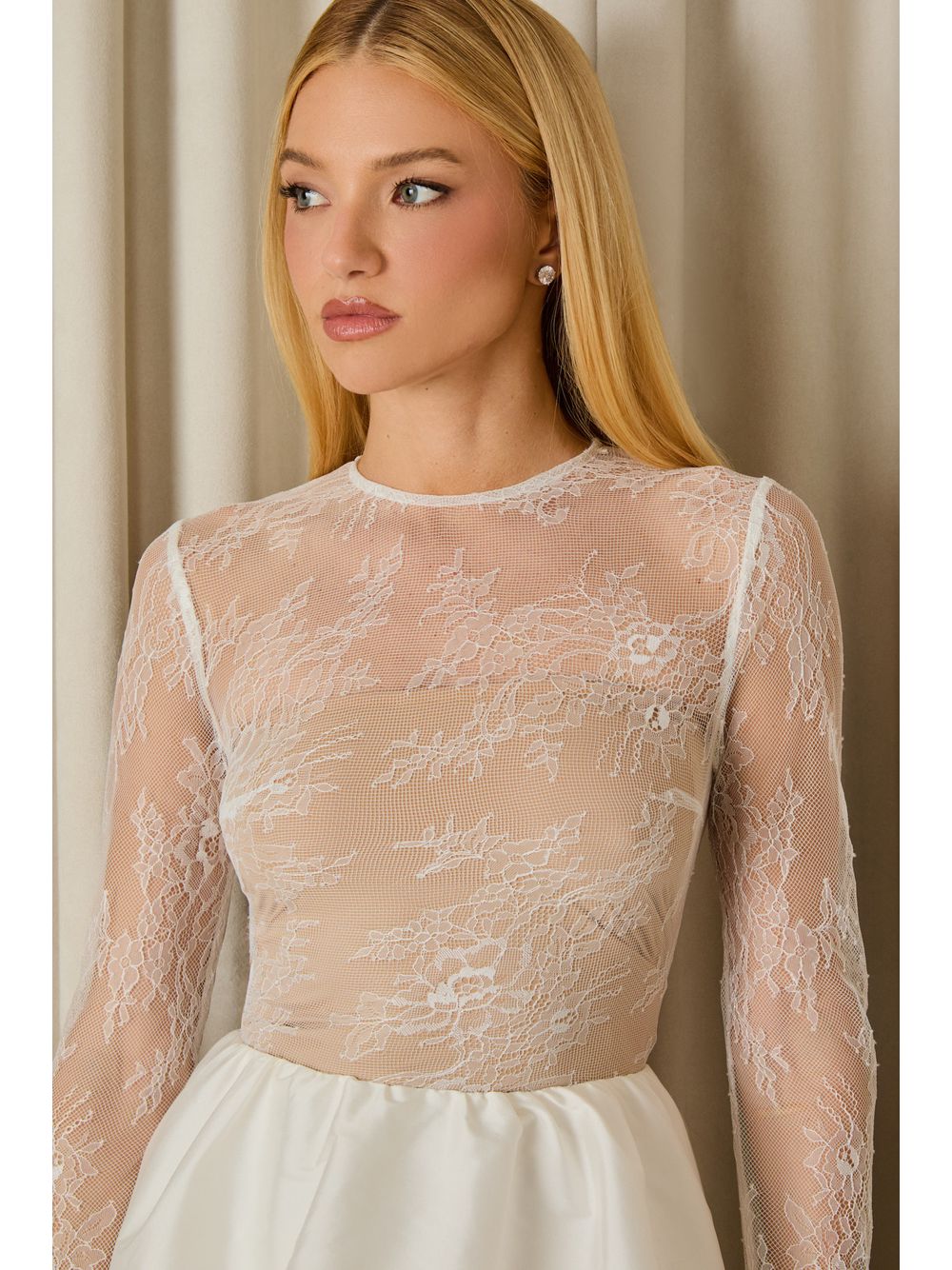 Agilità — VESTIDO CURTO HELENA RENDA