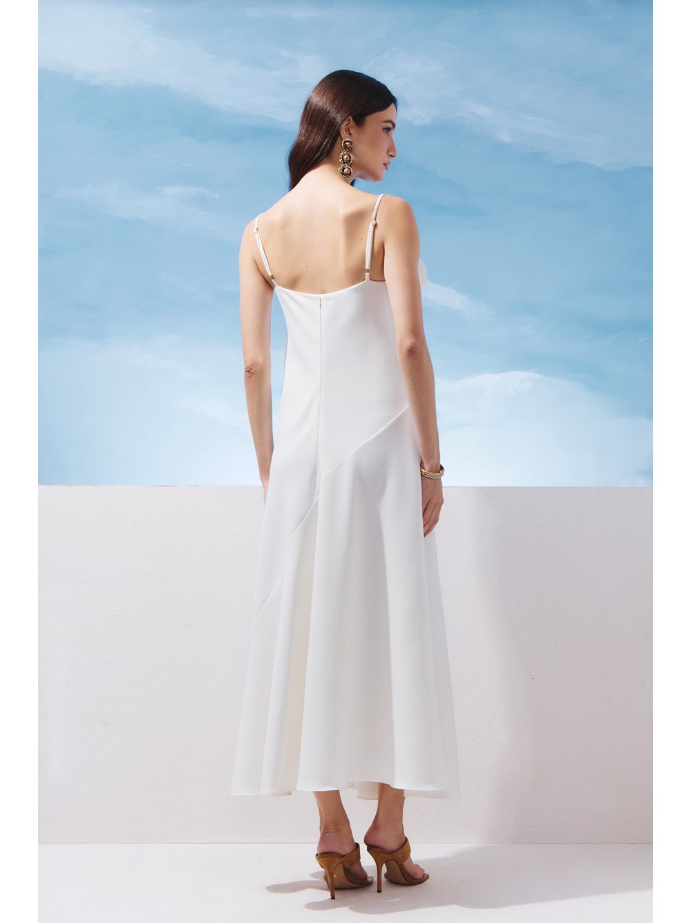 Agilità — VESTIDO MIDI BABADO DECOTE